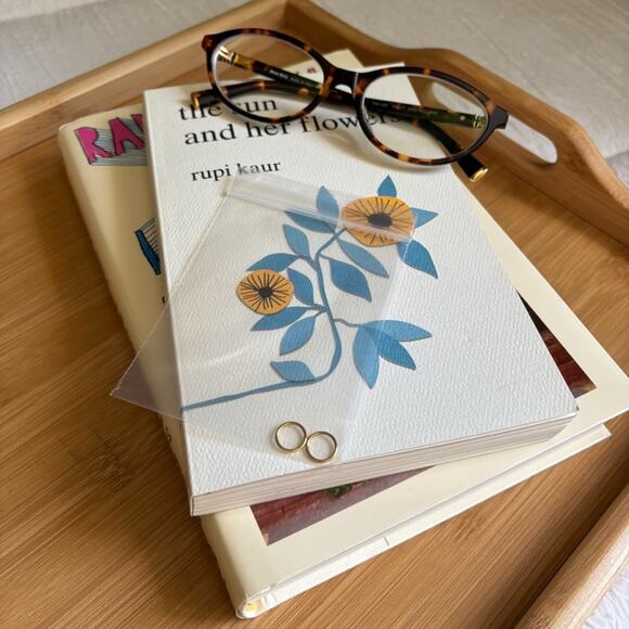 Pair of G23 Titanium Gold Hoop Earrings – 18G / 8mm - Picture 3 of 3